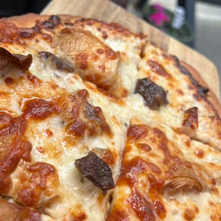 Mushroom Gouda Pizza